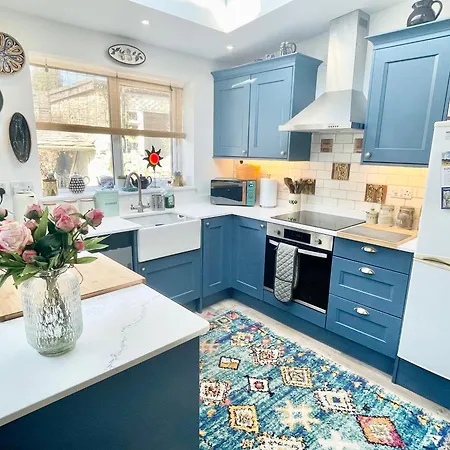 Hébergement de vacances Lovely Two Bed In North *